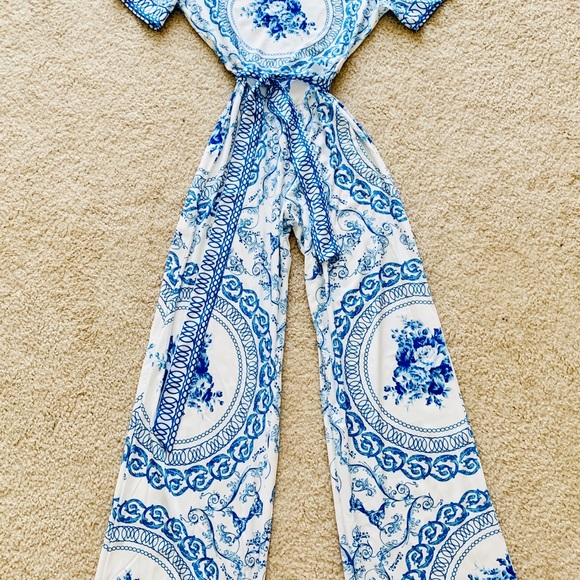 🔥❤️🔥Must have Jumpsuit-NWT-Fitted top/wide leg - Picture 5 of 5